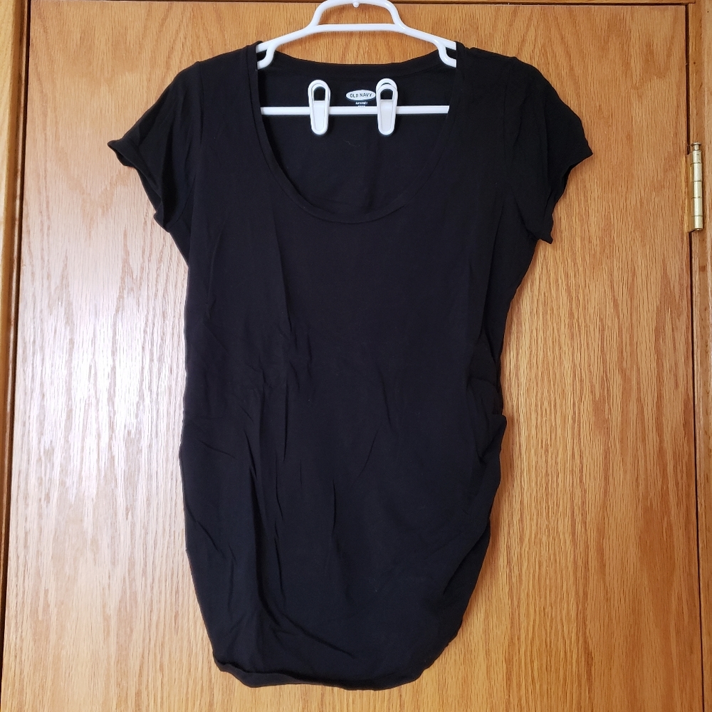 Old Navy Maternity fitted tee